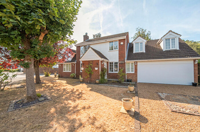 4 Bedroom Detached House For Sale In Kilmartin Gardens, Frimley, Camberley, Surrey, GU16