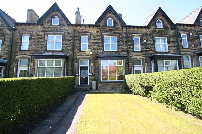 1 Bedroom Flat To Rent In Street Lane, Leeds, West Yorkshire, Uk, LS8