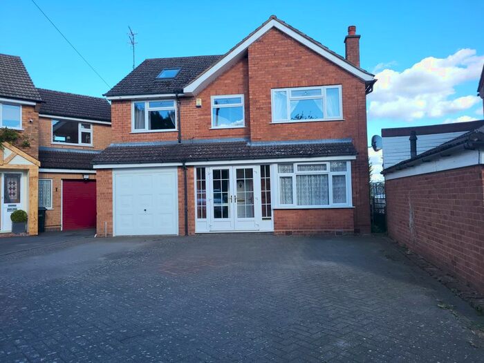 4 Bedroom Detached House To Rent In Hawthorne Road, Brierley Hill, DY5