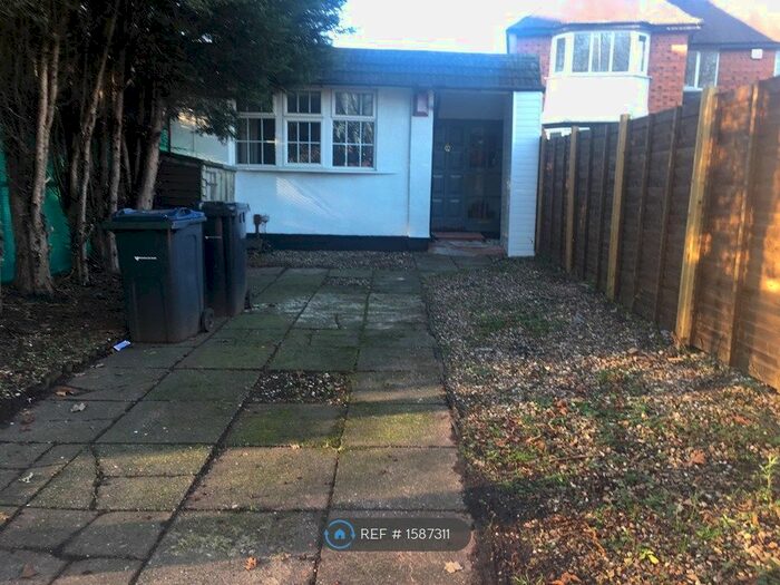 1 Bedroom Bungalow To Rent In Alcester Road, Birmingham, B14