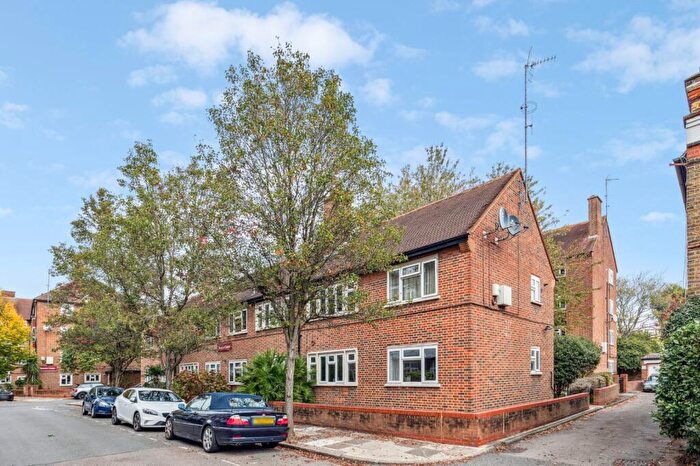 1 Bedroom Flat For Sale In Grove Road, Barnes, SW13