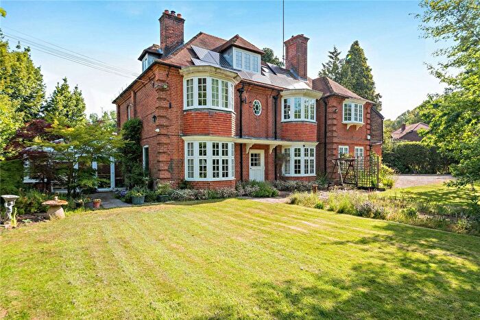 8 Bedroom Detached House For Sale In Yattendon Road, Hermitage, Thatcham, Berkshire, RG18