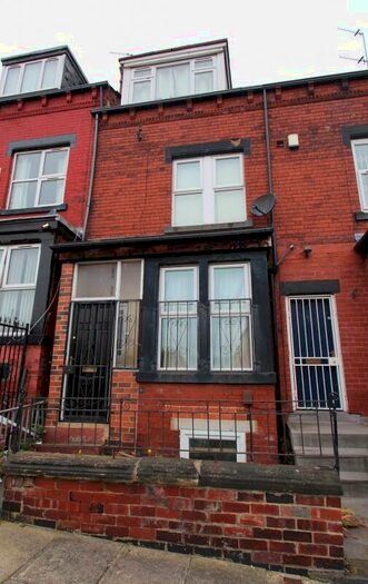 4 Bedroom Terraced House To Rent In Burchett Terrace, Woodhouse, Leeds, LS6
