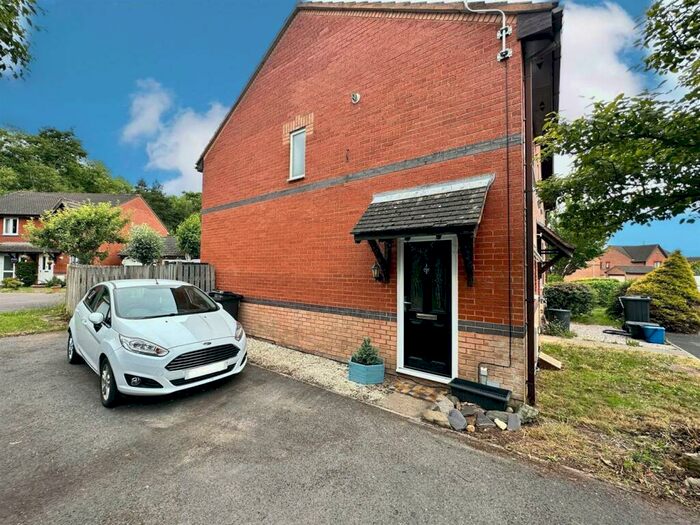 2 Bedroom House To Rent In Banksia Close, Tiverton, EX16