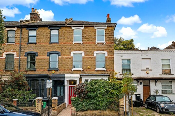 4 Bedroom Terraced House For Sale In Plimsoll Road, London, N4