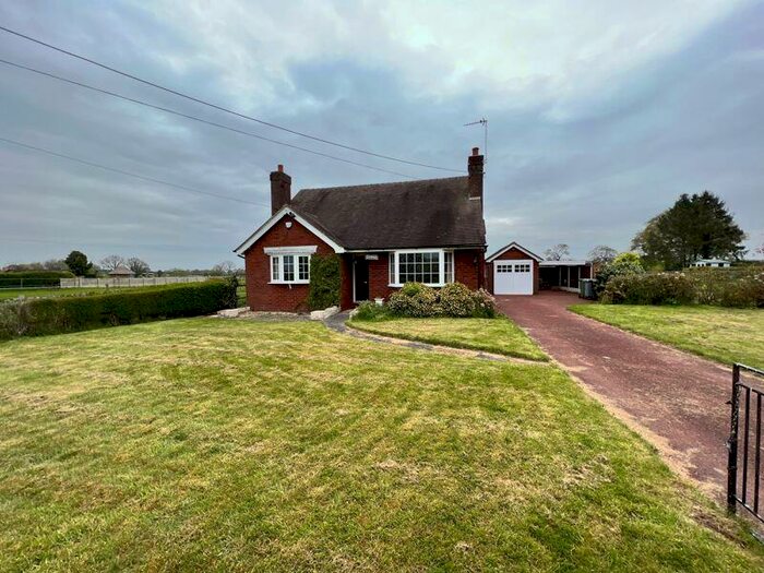 3 Bedroom Bungalow To Rent In Giantswood Lane, Congleton, CW12