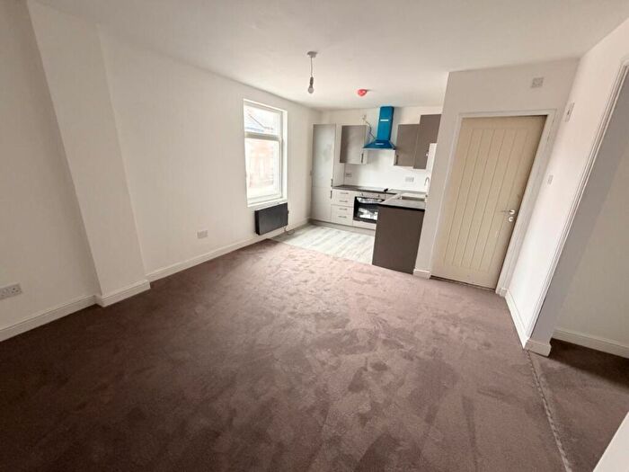1 Bedroom Apartment To Rent In - Snapehill Road, Darfield, S73