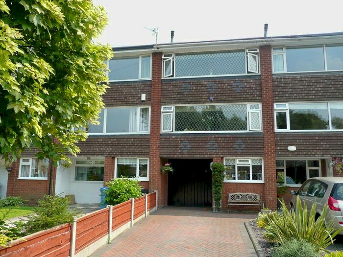 3 Bedroom Town House To Rent In Lugano Road, Bramhall, Stockport, SK7