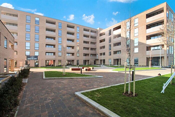 1 Bedroom Flat To Rent In Croxley View, Watford, WD18