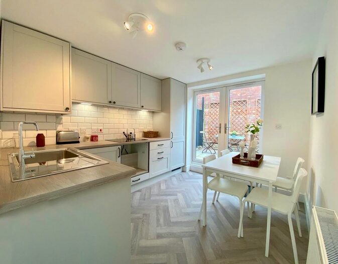 2 Bedroom Property To Rent In Cromwell Road, Colchester, CO2