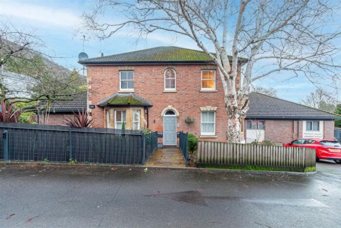 2 Bedroom Flat For Sale In Brunel House, Malvern, WR14