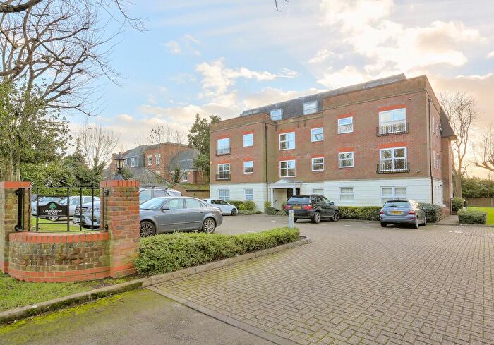 2 Bedroom Apartment To Rent In Lansdowne Place, London Road, St Albans, Herts, AL1