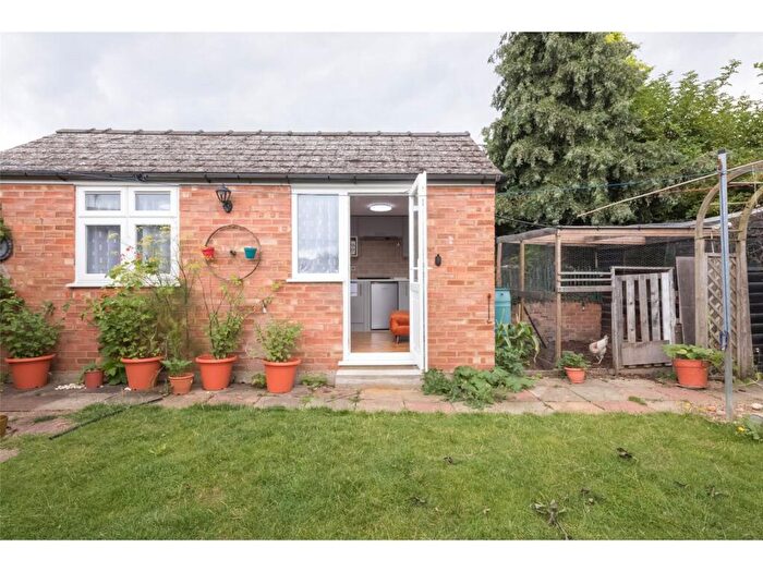 Studio To Rent In Tavistock Road, Cambridge, Cambridgeshire, CB4