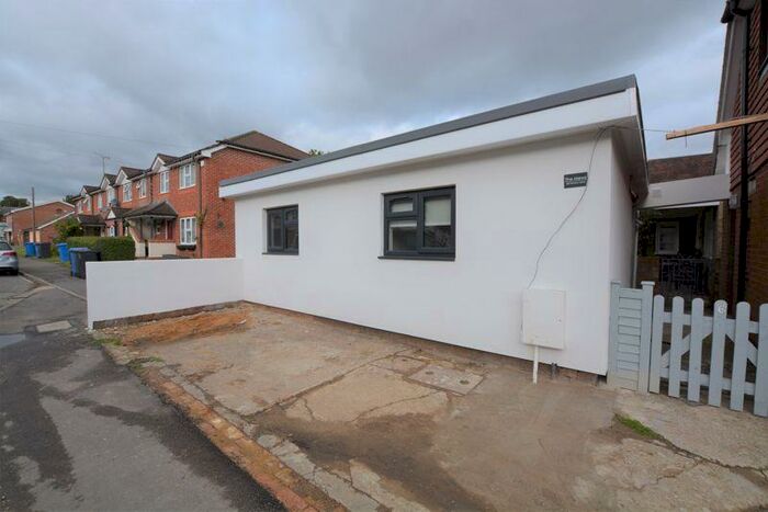 1 Bedroom Flat To Rent In Harrow Lane, Maidenhead, SL6