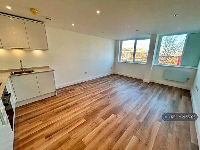 2 Bedroom Flat To Rent In Trinity Point, Gravesend, DA11