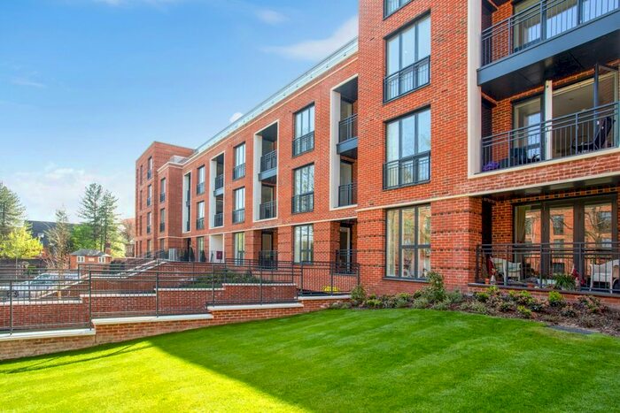 2 Bedroom Flat To Rent In Fellowes Rise, Winchester, SO22