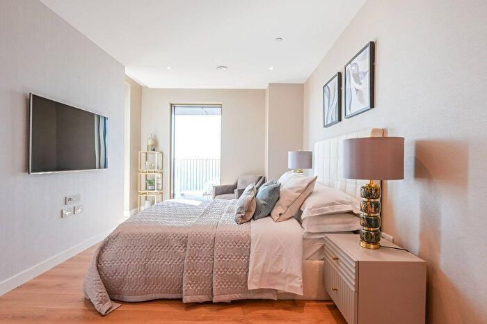 2 Bedroom Flat For Sale In One Thames Quay, Canary Wharf, London, E14