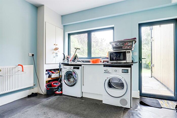 5 Bedroom Detached House For Sale In Kenrick Road, Mapperley, Nottinghamshire, NG3