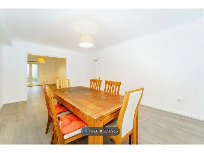 3 Bedroom Terraced House To Rent In Boston Road, London, W7