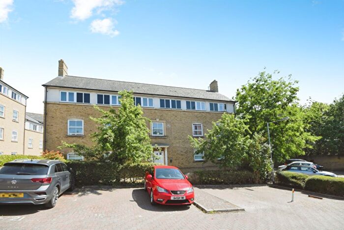 2 Bedroom Flat For Sale In Holden Close, Braintree, CM7