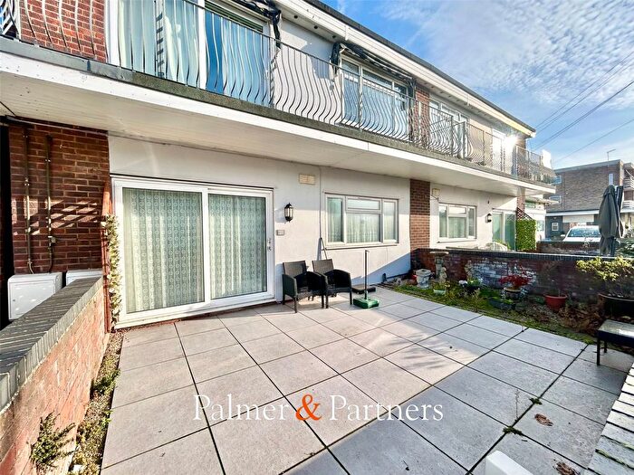 2 Bedroom Maisonette For Sale In Kings Avenue, Holland-On-Sea, Clacton-On-Sea, Essex, CO15