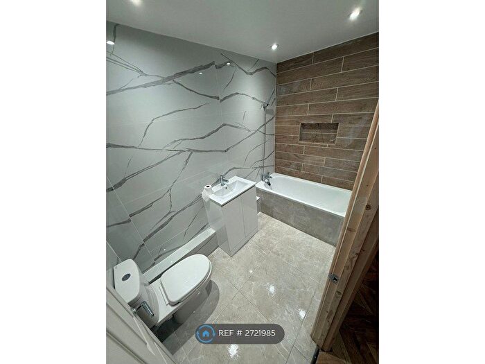 3 Bedroom Flat To Rent In Pembroke Road, Shirehampton Bristol, BS11