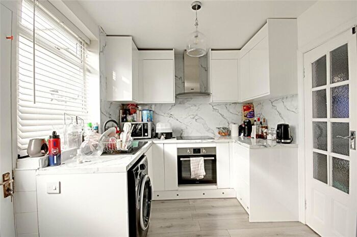 3 Bedroom End Of Terrace House For Sale In Albany Park Avenue, Enfield, EN3