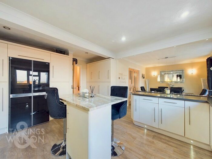 5 Bedroom Link Detached House For Sale In Gurney Road, New Costessey, Norwich, NR5