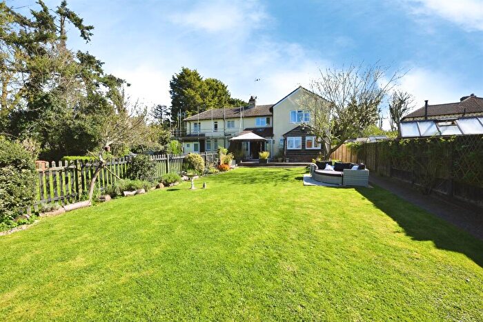 3 Bedroom Detached House For Sale In Meadow View Cottages, Thundridge, Ware, SG12