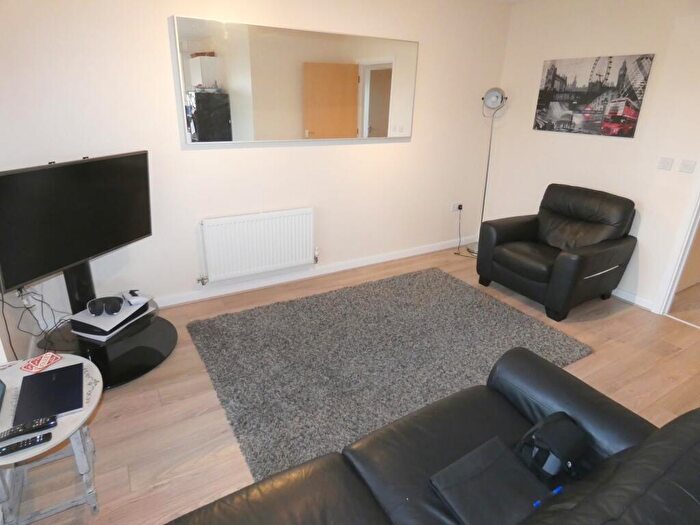 2 Bedroom Flat To Rent In Arrowhead Close, Stapeley, CW5