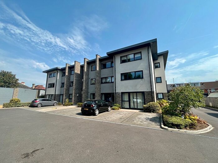 1 Bedroom Flat To Rent In Barrack Court, Christchurch, BH23