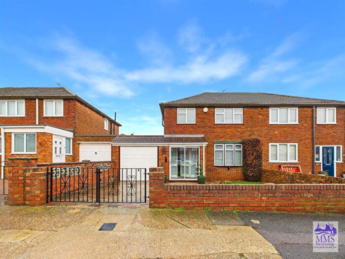 2 Bedroom Semi Detached House For Sale In Lilac Road, Strood, ME2