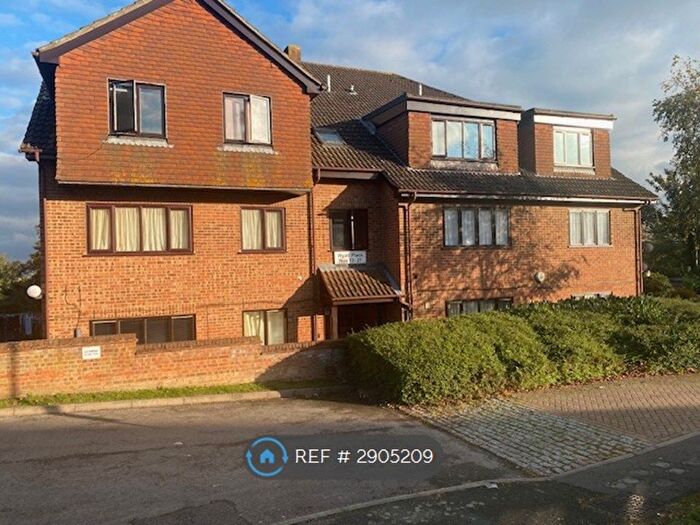 2 Bedroom Flat To Rent In Wyatt Place, Rochester, ME2