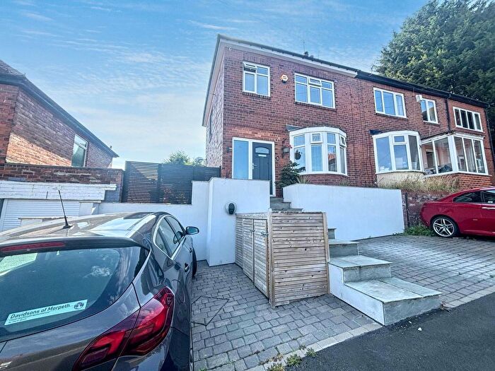 3 Bedroom Semi-Detached House For Sale In Mount Grove, Dunston, Gateshead, NE11