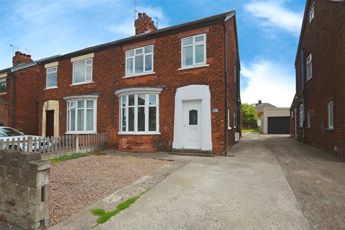 3 Bedroom Semi-Detached House To Rent In Stockshill Road, Scunthorpe, DN16