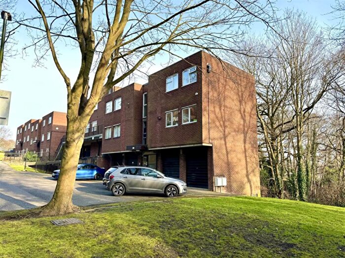 Flat To Rent In Gravel Hill Close, Bexleyheath, DA6