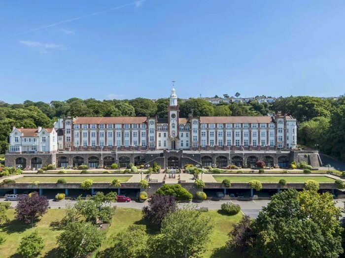 2 Bedroom Flat To Rent In Nore Road, Portishead, Bristol, BS20