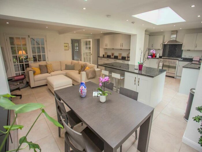 4 Bedroom House To Rent In Oaklands Drive, Ascot, Berkshire, SL5