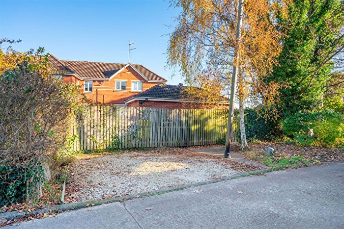 2 Bedroom End Of Terrace House To Rent In North Eastern Terrace, York, YO24