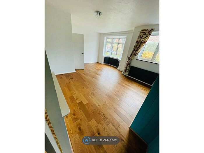 3 Bedroom Semi-Detached House To Rent In Queensland Avenue, London, SW19