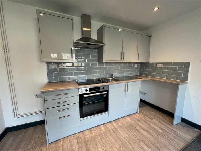 1 Bedroom Flat To Rent In High Street, Cwmgwrach, Neath, SA11