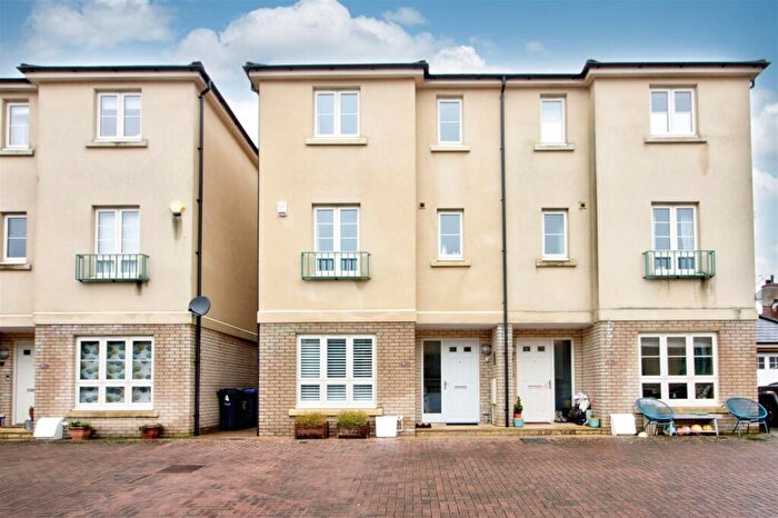 4 Bedroom Semi-Detached House For Sale In Brooke Close, Malmesbury, SN16