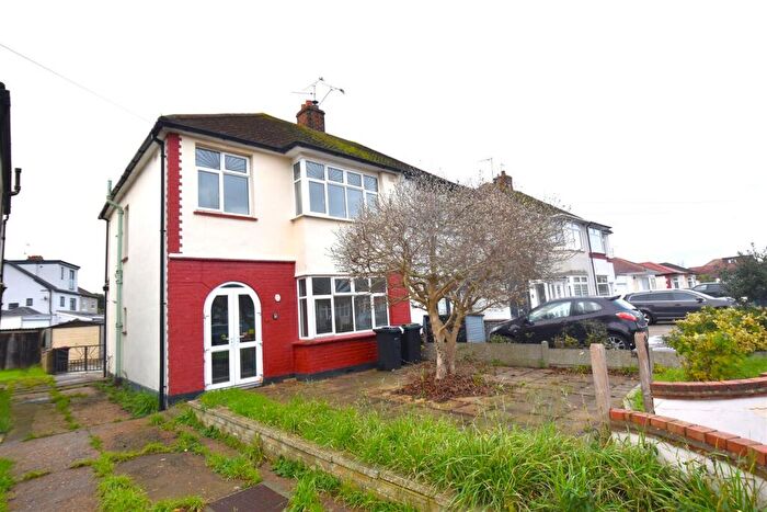 3 Bedroom Semi-Detached House For Sale In Keith Way, Southend-On-Sea, SS2