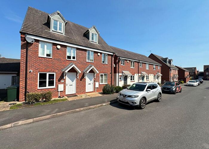 3 Bedroom Semi-Detached House For Sale In Jefferson Way, Coventry, CV4