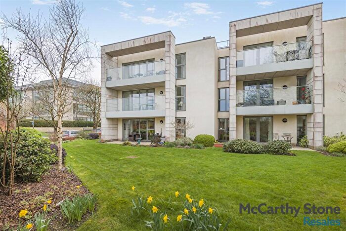 1 Bedroom Apartment For Sale In Bath Gate Place, Tetbury Road, Cirencester, GL7