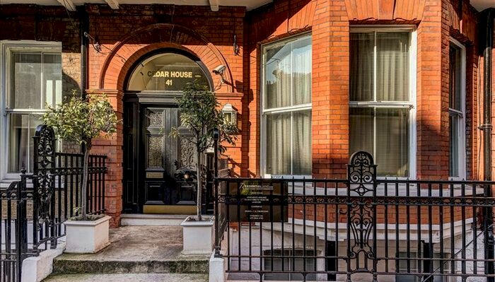 2 Bedroom Flat To Rent In Nottingham Place, London, W1U