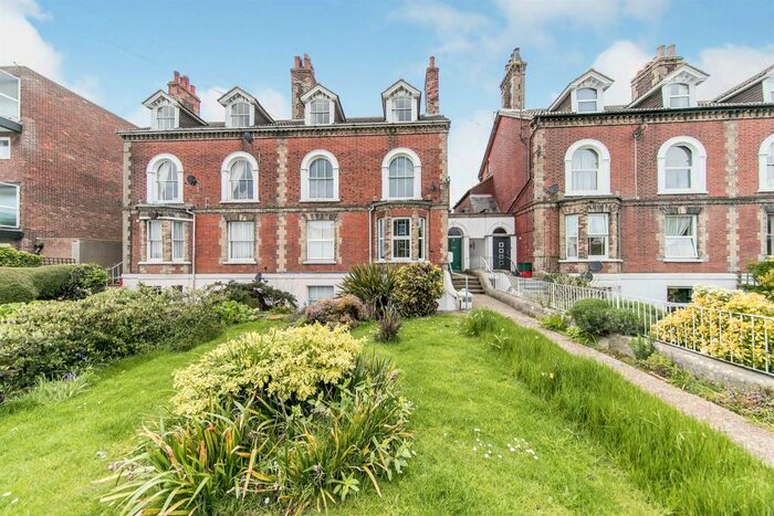 2 Bedroom Flat To Rent In Cliff Road, Dovercourt, Harwich, CO12