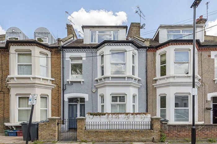 3 Bedroom Flat To Rent In Upham Park Road, Chiswick, W4