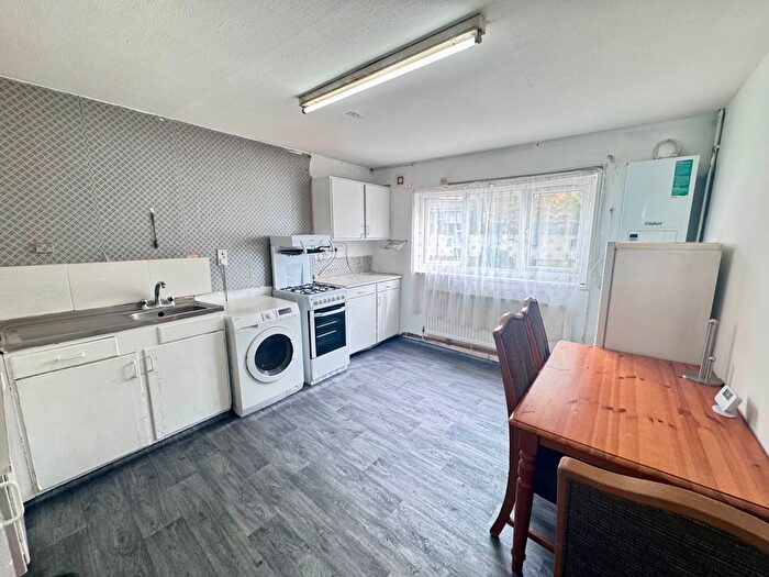 2 Bedroom Property To Rent In Hopedale Close, Nottingham, NG7