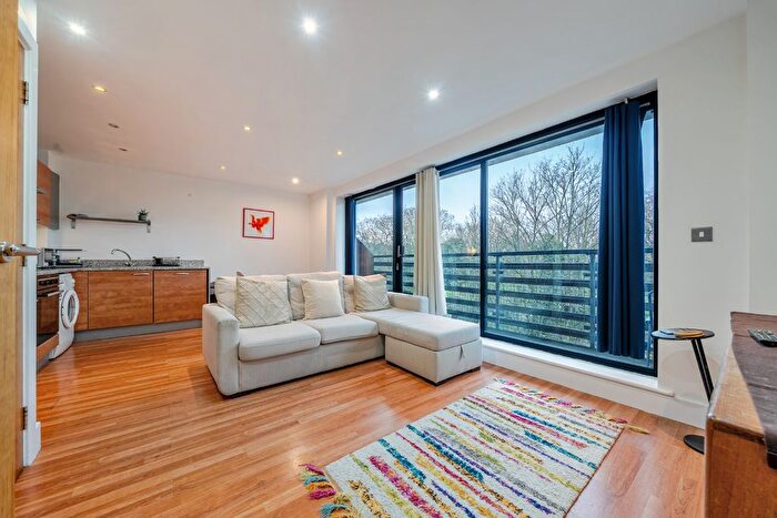 1 Bedroom Flat For Sale In Denmark Hill, London, SE5
